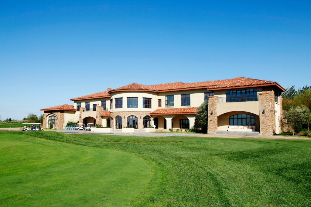 The golf course landscape tile roof home